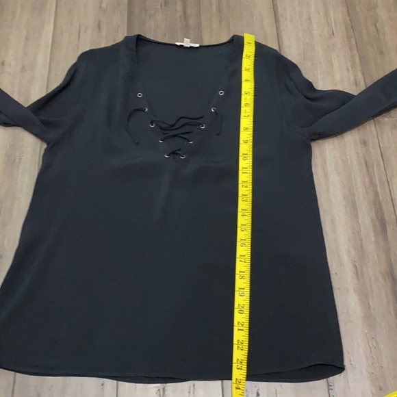 5 for $25 Wilfred free aritzia redling lace up blouse black - Picture 11 of 11